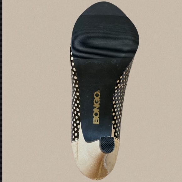 Bongo Tiffany Beige Patent Leather 4" Heels Pumps Shoes Peep Toe - Picture 7 of 8